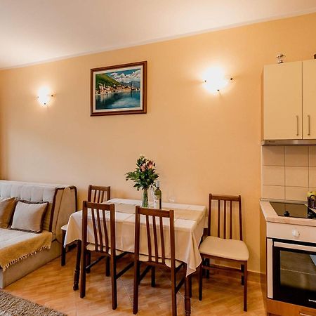 Apartments Gudelj Kamenari Εξωτερικό φωτογραφία