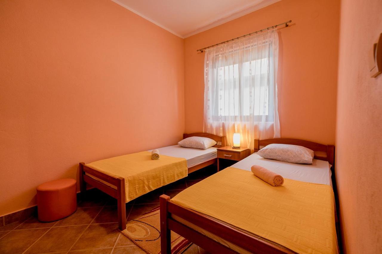 Apartments Gudelj Kamenari Εξωτερικό φωτογραφία