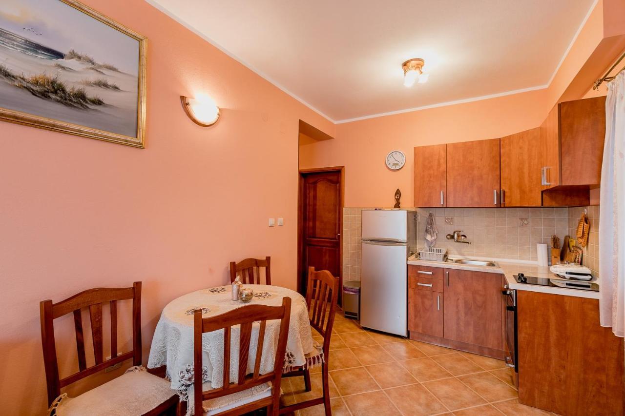 Apartments Gudelj Kamenari Εξωτερικό φωτογραφία