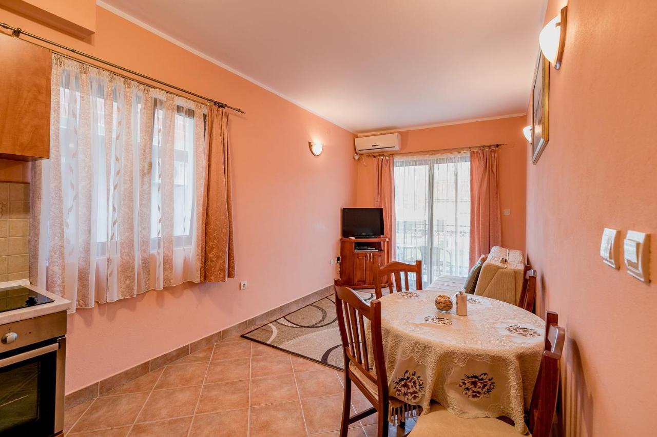 Apartments Gudelj Kamenari Εξωτερικό φωτογραφία