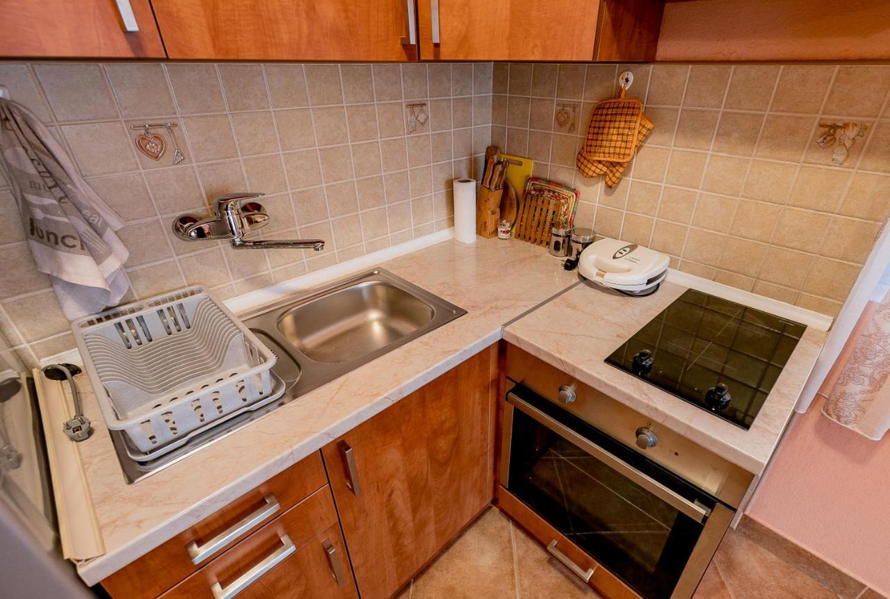 Apartments Gudelj Kamenari Εξωτερικό φωτογραφία