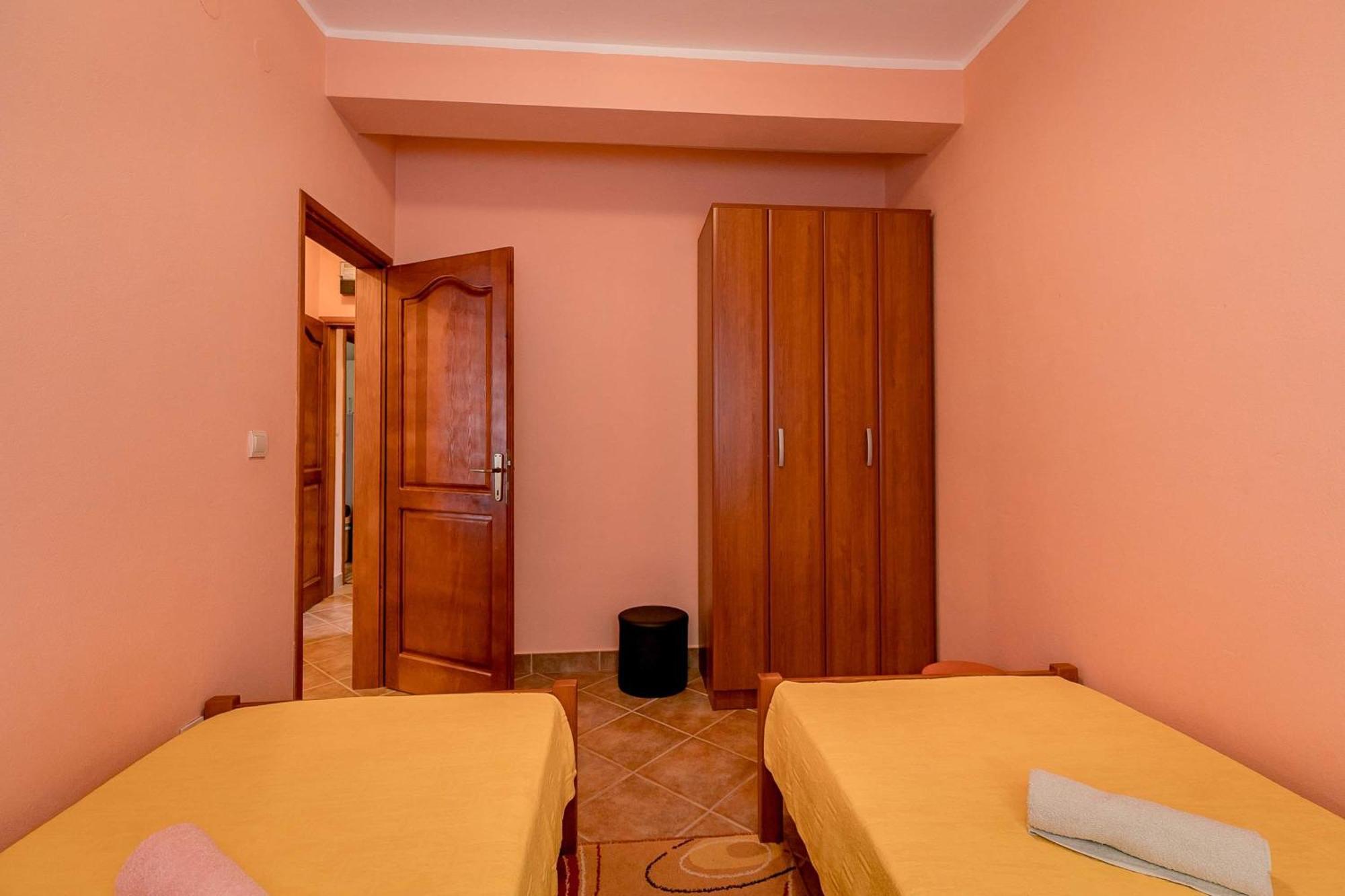 Apartments Gudelj Kamenari Εξωτερικό φωτογραφία